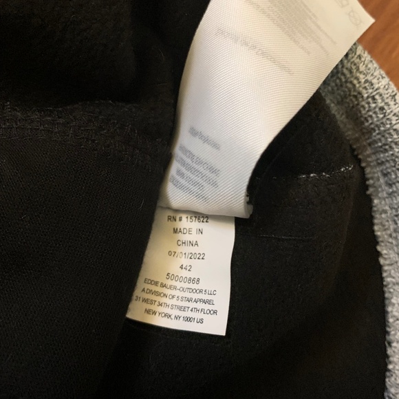 Eddie Bauer men’s full zip up knit jacket in light grey and black - Picture 7 of 10